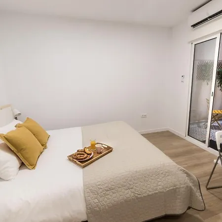 Moonkey - Apto. Albéniz, Con Acogedor Patio Appartement *